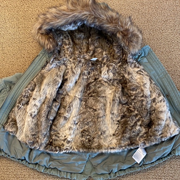 Baby Gap 3 in 1 Faux Fur Hooded Parka - NWOT - Picture 4 of 13